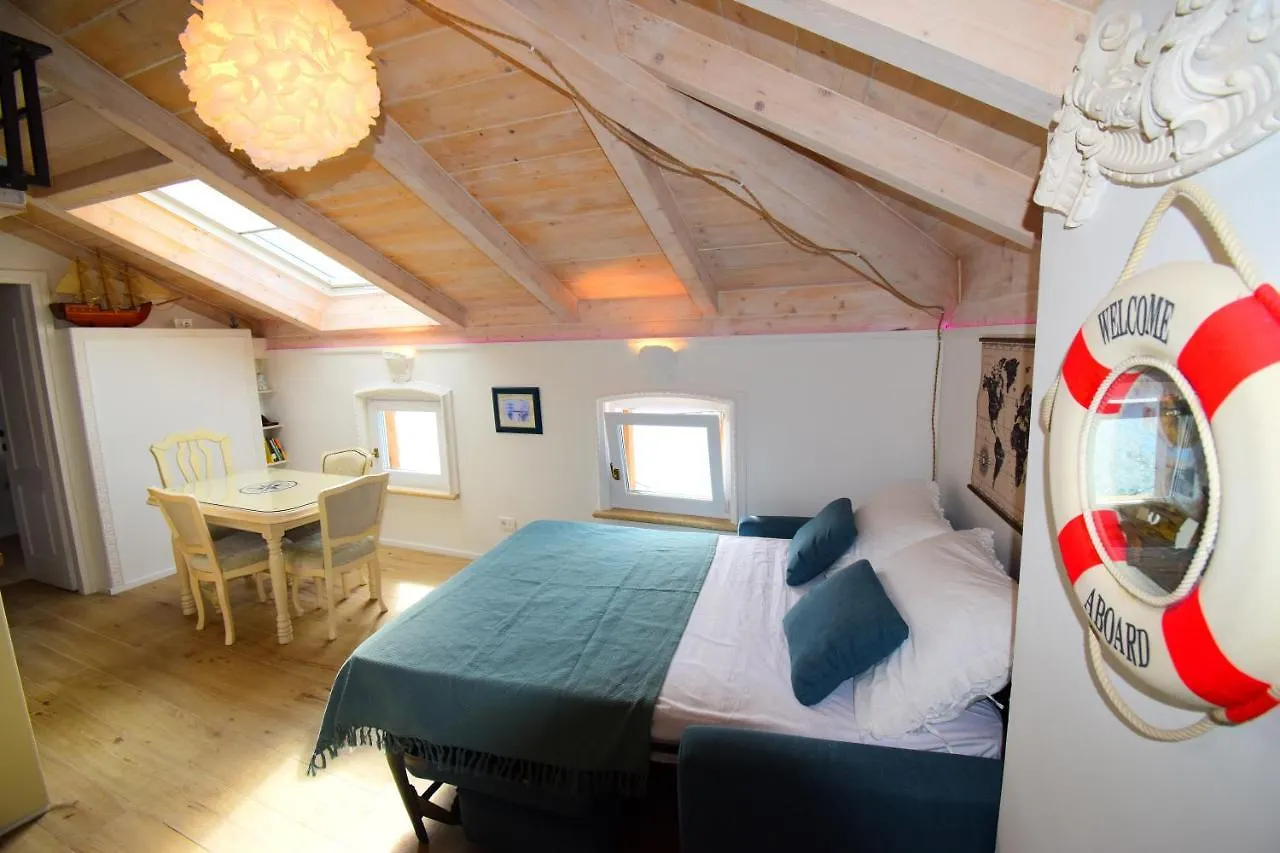 Apartment Captains Home Baska