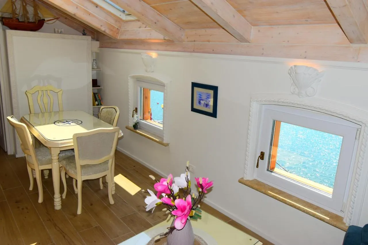 Apartment Captains Home Baska