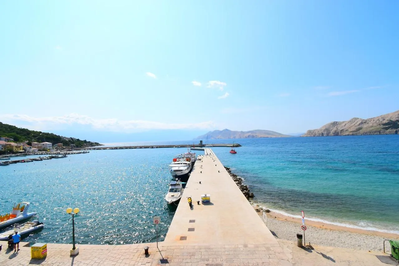 Apartment Captains Home Baska